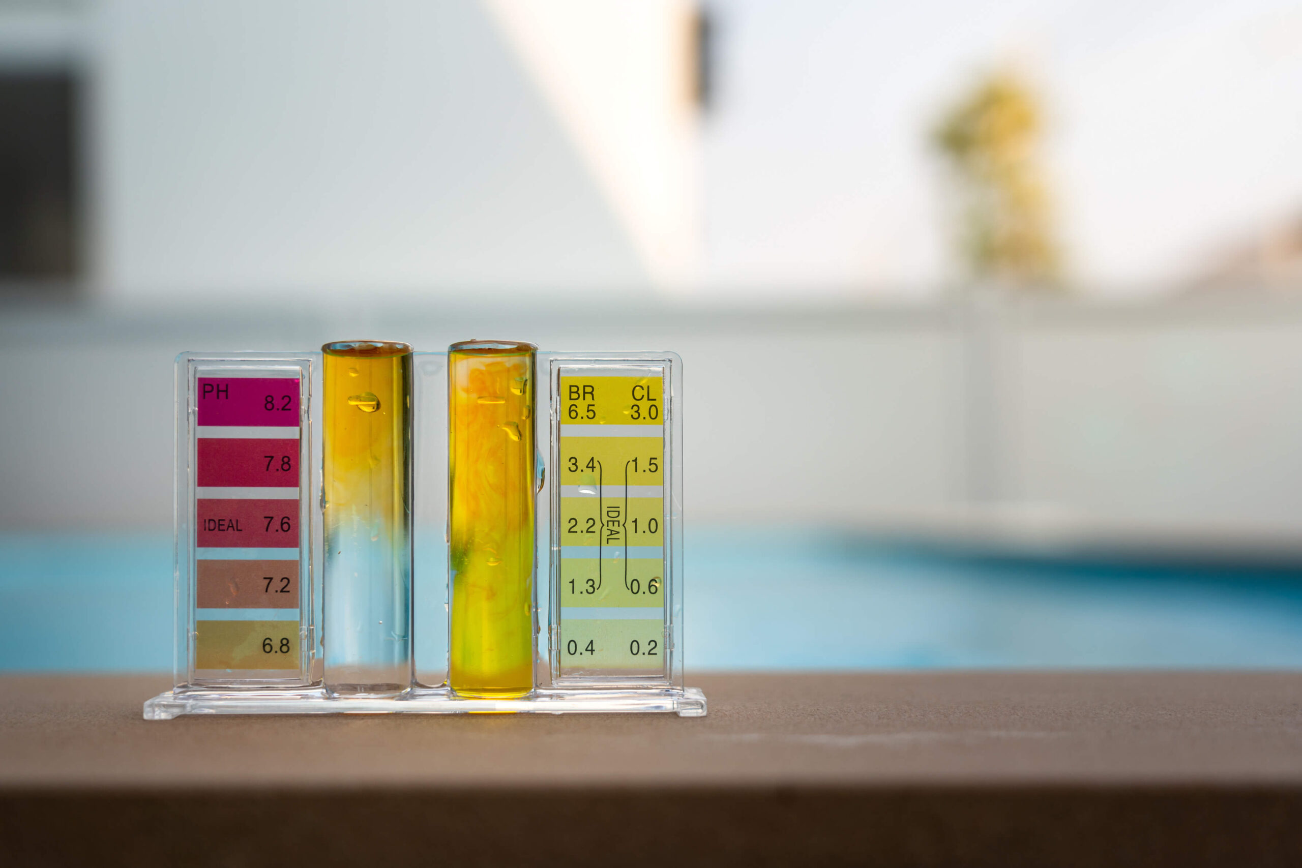 Pool water chemistry test kit